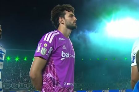 Otávio, goleiro do Cruzeiro que foi surpresa de Artur Jorge no jogo desta quarta-feira (22) • Reprodução/getv