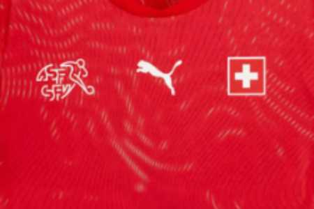 Primeiro uniforme da Suíça para a Copa do Mundo de 2026