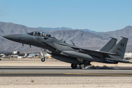 Oriente Médio: piloto dos EUA é resgatado após jato ser abatido no Irã