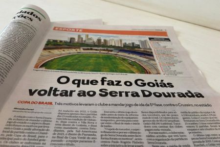 Jornal O Popular, de Goiânia, destaca o retorno do Goiás ao Serra Dourada • Igor Varejano/Itatiaia