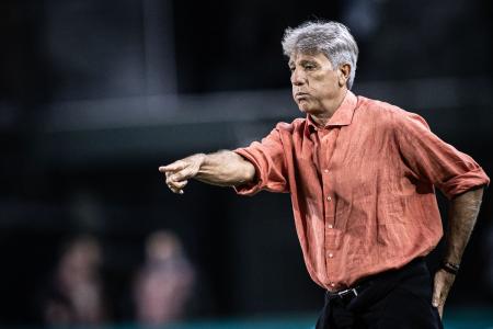 Renato Gaúcho em jogo contra o Coritiba pelo Brasileirão