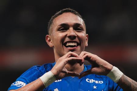 Kauã Moraes celebra gol pelo Cruzeiro • Gustavo Aleixo/Cruzeiro