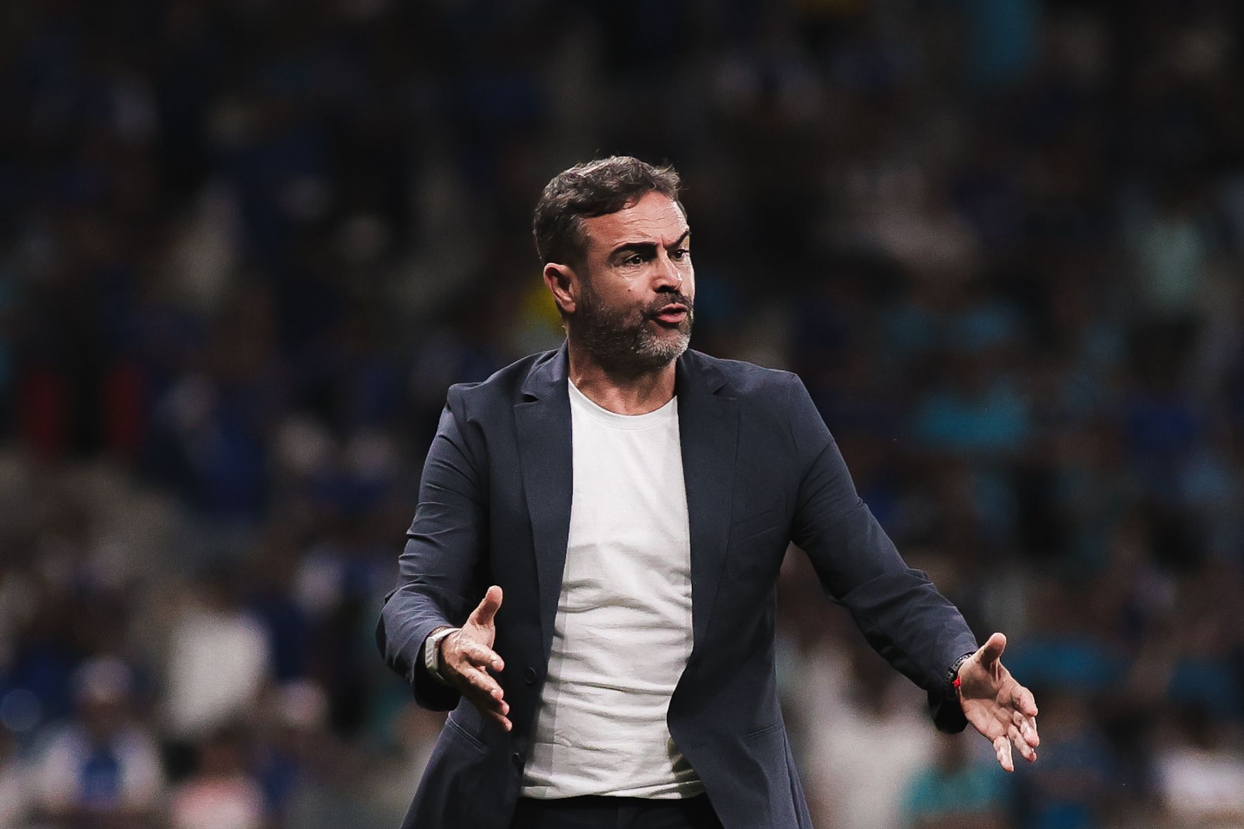 Intensidade vira 'palavra de ordem' em estreia vitoriosa de Artur Jorge no Cruzeiro