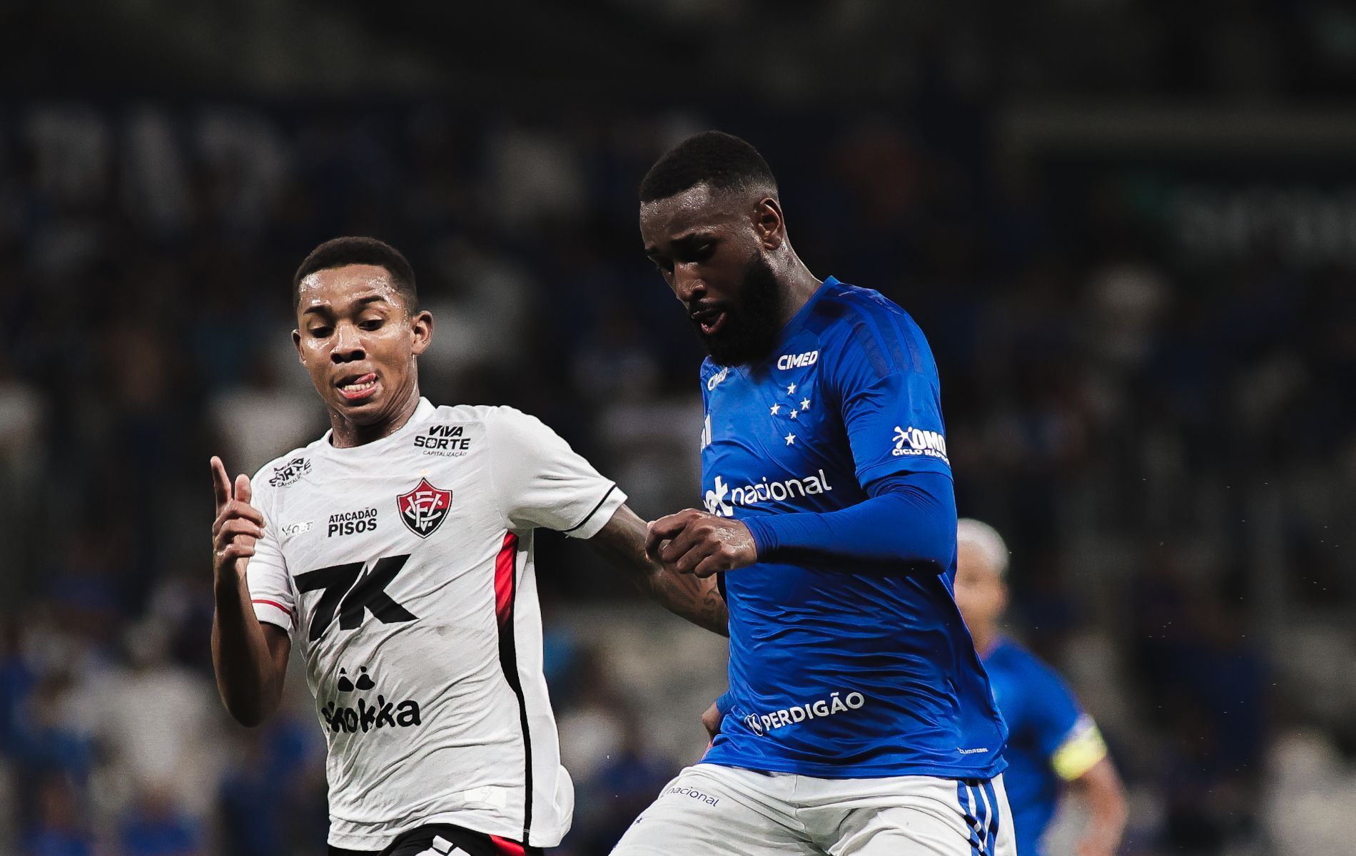 Artur Jorge muda papel de Gerson no Cruzeiro e tem resposta positiva em estreia