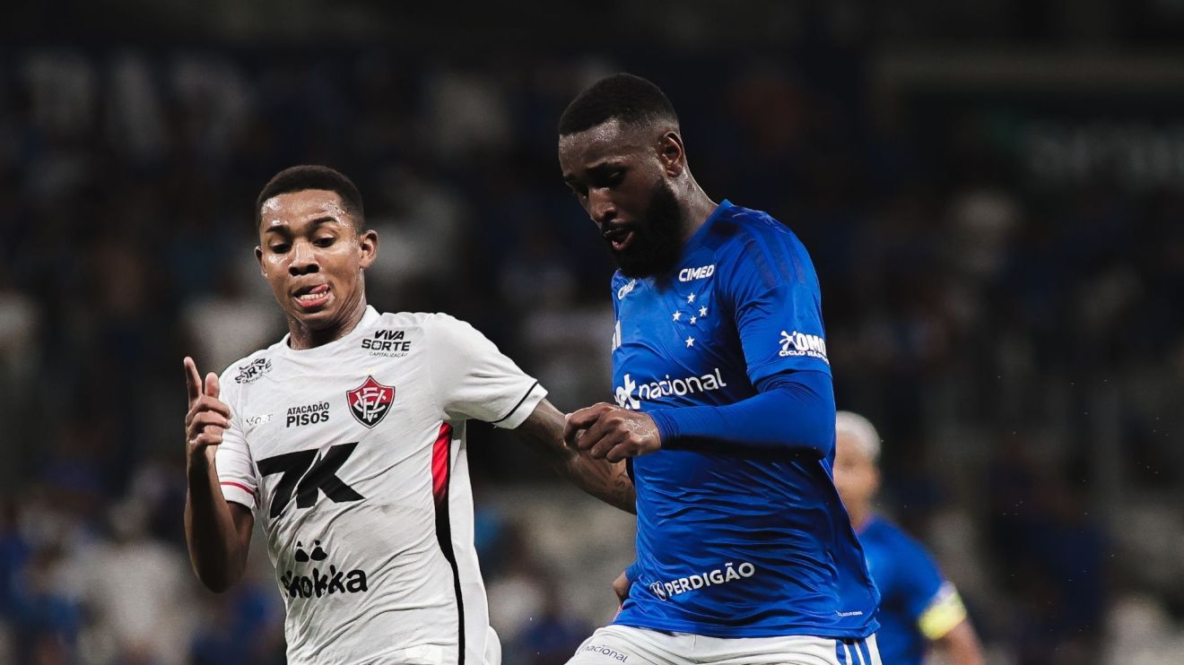 Artur Jorge muda papel de Gerson no Cruzeiro e tem resposta positiva em estreia