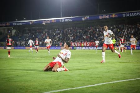 Lucas Barbosa faz o terceiro gol do Bragantino em cima do Flamengo • Ari Ferreira/RedBull Bragantino