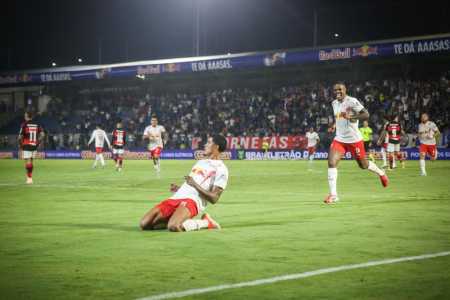 Lucas Barbosa faz o terceiro gol do Bragantino em cima do Flamengo • Ari Ferreira/RedBull Bragantino