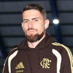 Jorginho, do Flamengo, lamenta episódio com Chappell Roan: 'Mal-entendido'