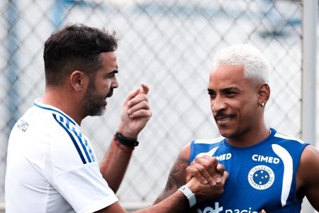 Artur Jorge deve escalar Matheus Pereira como titular do Cruzeiro contra o São Paulo