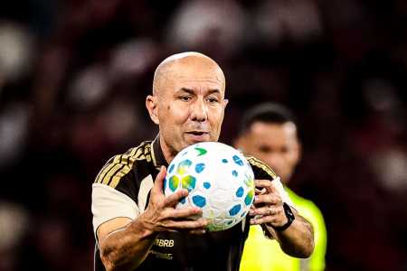 Leonardo Jardim em partida do Flamengo contra o Santos, no Maracanã, pelo Brasileirão