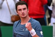 João Fonseca manda recado nas redes após vencer na estreia em Monte Carlo