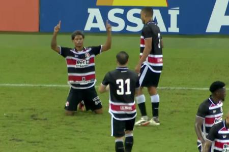Time do Santa Cruz celebra gol contra o Itabaiana