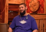 Campeão do UFC minimiza inatividade e surpreende ao explicar por que luta pouco