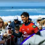 Medina vence Italo Ferreira em duelo acirrado e avança às quartas em etapa da WSL