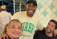 Ex-BBB, Capetinha cumpre 'promessa' e leva Alberto Cowboy para 'tomar uma' com Vampeta