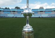 Rival do Cruzeiro na Libertadores perde atacante após grave lesão