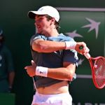 João Fonseca joga bem, mas perde para Zverev e dá adeus ao Masters de Monte Carlo