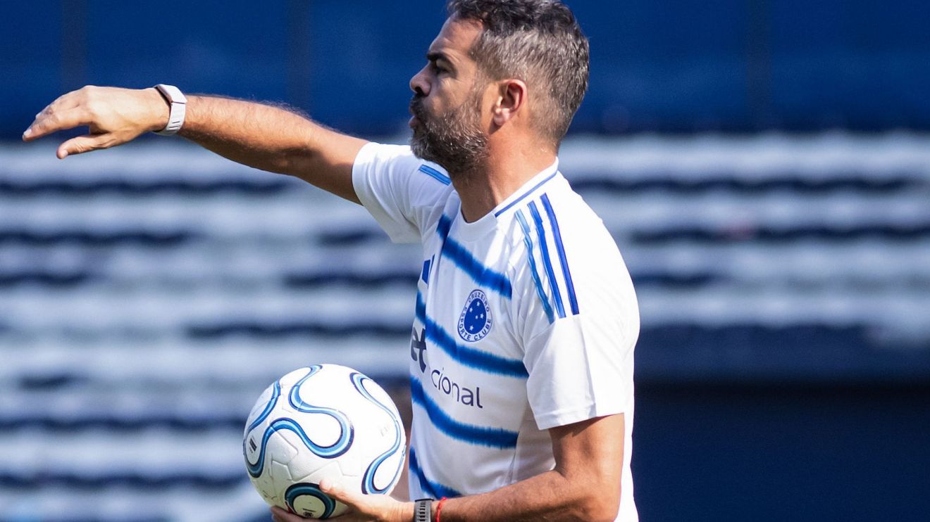 As opções de Artur Jorge para escalar o Cruzeiro contra o RB Bragantino