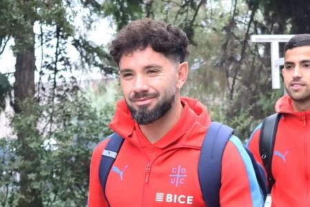 Mena, ex-Cruzeiro, defende a Universidad Católica-CHI • Divulgação/Cruzados