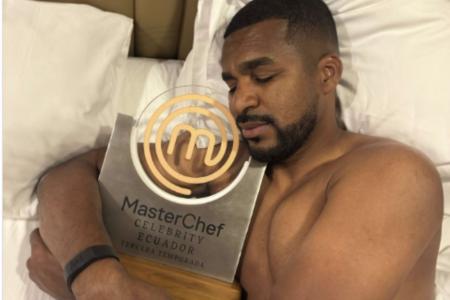 Frickson Erazo celebra título do MasterChef Celebrity Equador