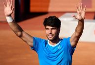 Carlos Alcaraz sofre lesão e desiste do ATP 500 de Barcelona