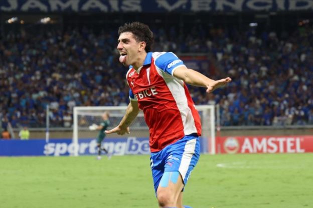 Cruzeiro sofre gol no fim e perde para U. Católica no Mineirão pela Libertadores