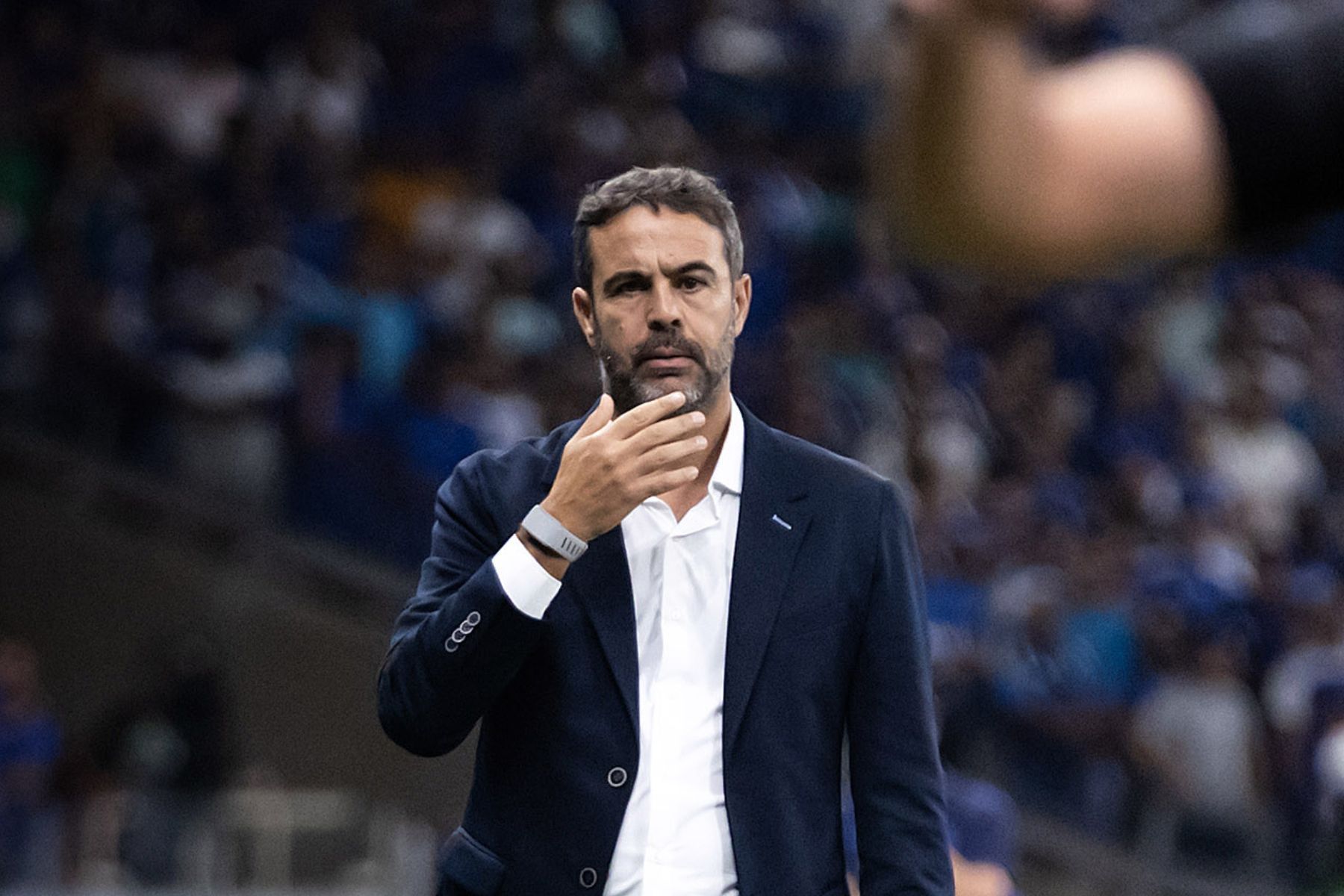 Cruzeiro: Artur Jorge reflete sobre jogadores criticados e aponta necessidade