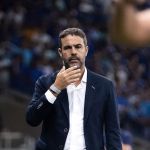 Cruzeiro: Artur Jorge reflete sobre jogadores criticados e aponta necessidade