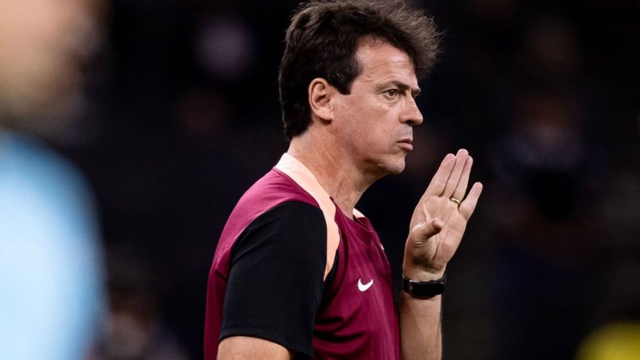 Diniz sai em defesa de André, do Corinthians, após episódio em clássico: ‘Protegê-lo’