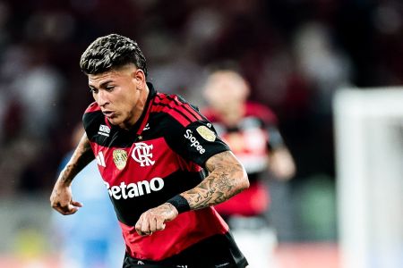 Jorge Carrascal em ação pelo Flamengo