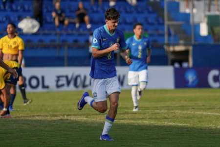 Eduardo Pape celebra gol marcado pela Seleção Brasileira • Nelson Terme / CBF