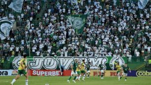Cuiabá surpreende e vence Goiás na Serrinha pela Série B