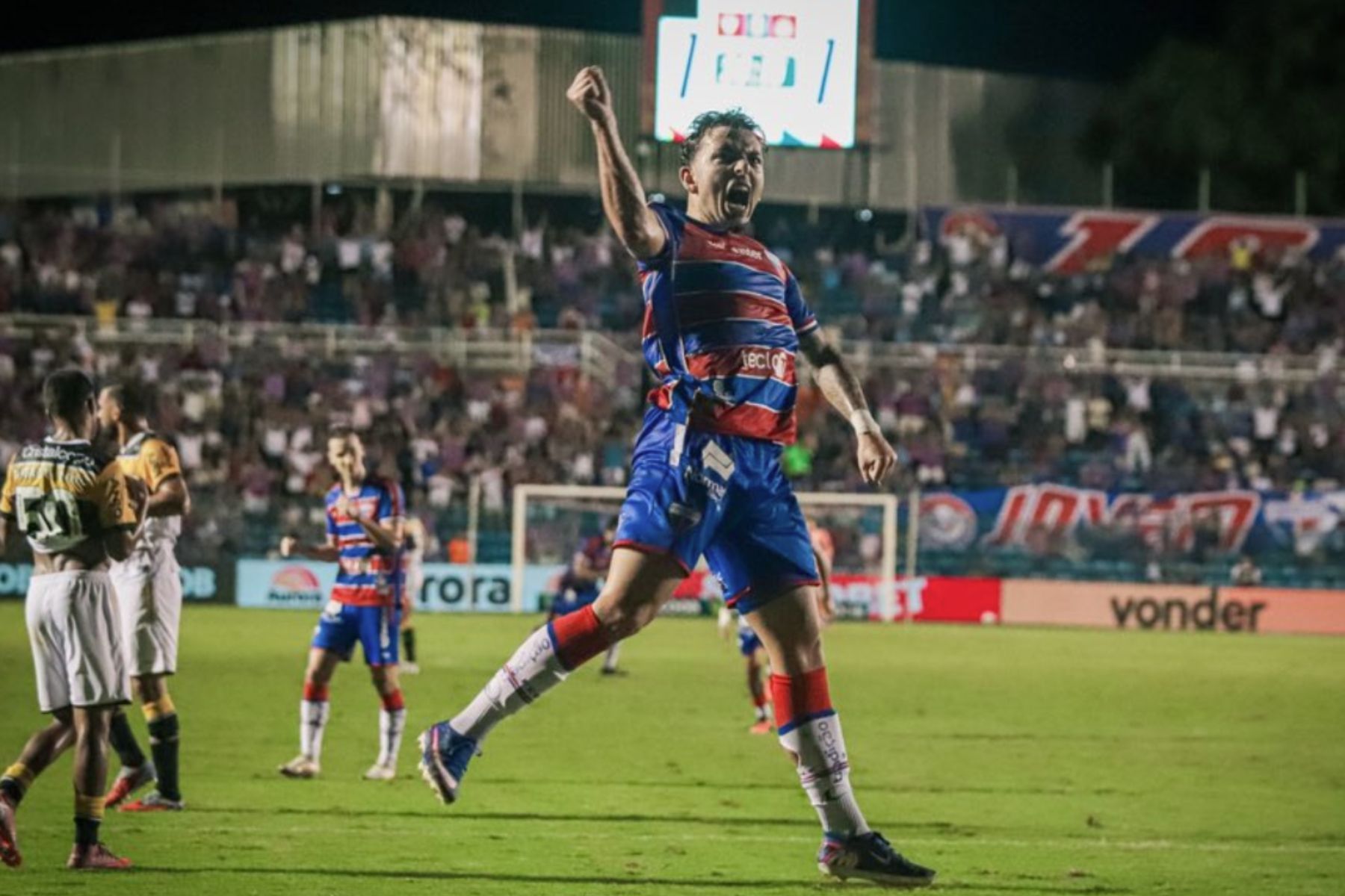 Fortaleza vence o Criciúma por 3 a 2 em jogo marcado por gols contra
