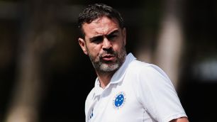 Escalação do Cruzeiro: Artur Jorge deve mexer no time para estreia na Copa do Brasil