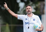 Escalação do Cruzeiro: Artur Jorge surpreende e muda goleiro contra o Goiás