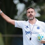 Escalação do Cruzeiro: Artur Jorge surpreende e muda goleiro contra o Goiás