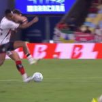 PC Oliveira vê erro de Daronco e diz que Saúl deveria ter sido expulso em Flamengo x Vitória