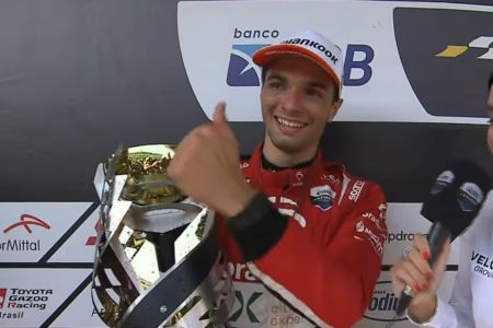 Leonardo Reis celebra vitória na corrida sprint da Stock Car