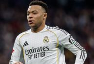Real Madrid confirma lesão de Mbappé, que pode perder o restante da temporada