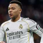 Real Madrid confirma lesão de Mbappé, que pode perder o restante da temporada