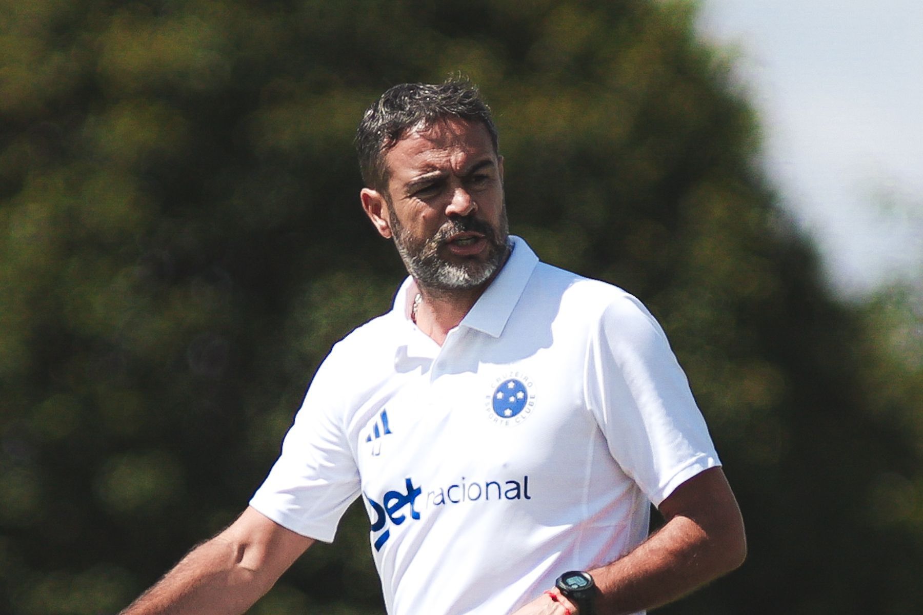Escalação do Cruzeiro: Artur Jorge conta com pilares e prepara trocas diante do Boca