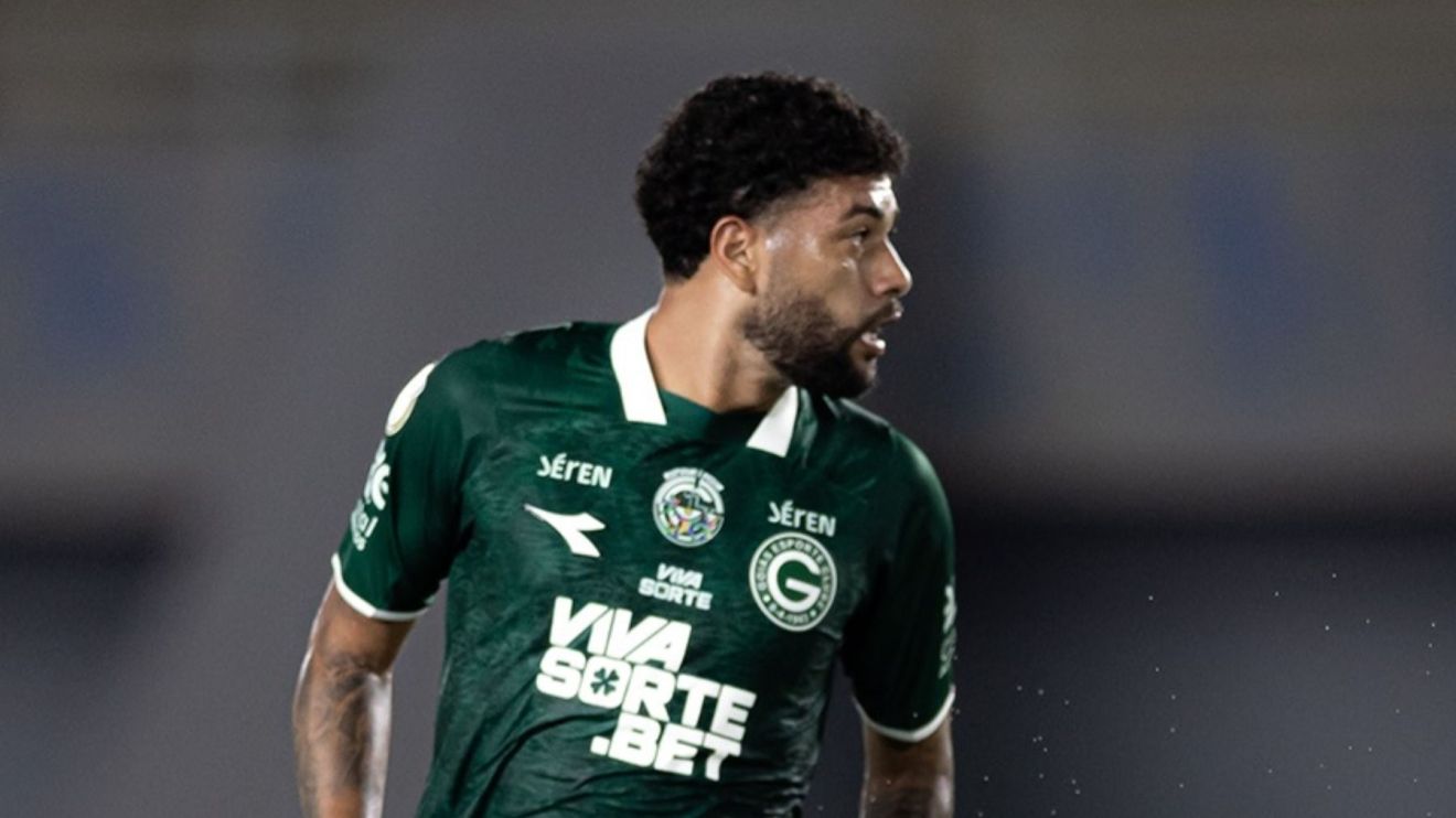 Ex-Cruzeiro, meia do Goiás sofre lesão e deve perder decisão na Copa do Brasil