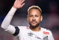 Homenageado, Neymar manda recado ao San Lorenzo após jogo do Santos pela 'Sula'