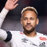 Homenageado, Neymar manda recado ao San Lorenzo após jogo do Santos pela 'Sula'