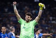 Otávio supera ídolo do Cruzeiro em jogo contra o Boca e vira recordista na Libertadores