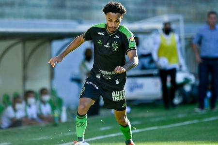 Chrigor, atacante à época em ação pelo América • Mourão Panda / América