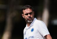 Lateral sofre lesão muscular e vira desfalque no Cruzeiro; veja detalhes