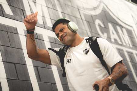 Hulk chega à Arena MRV para jogo contra o Flamengo