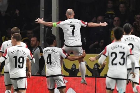 Time do Rayo Vallecano comemorando classificação para as semifinais