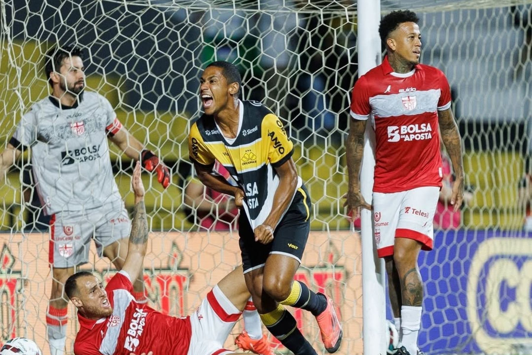 Criciúma vence CRB e segue em busca da liderança da Série B